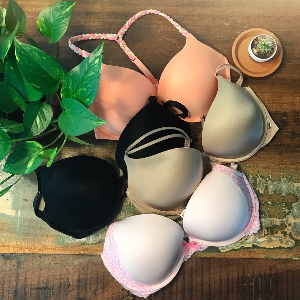 4 Victoria’s Secret Bras ✨